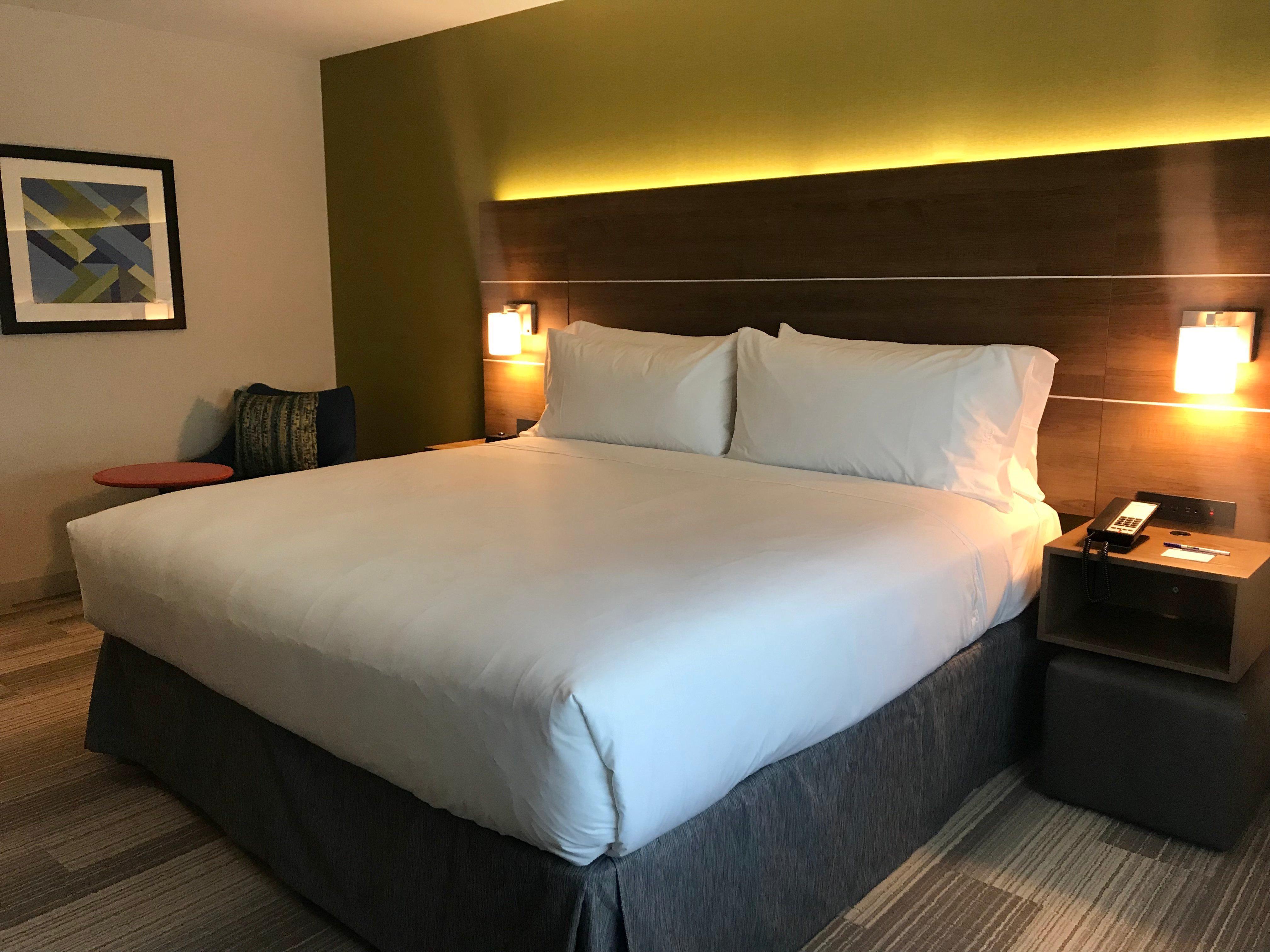 Holiday Inn Express & Suites Pasadena - Los Angeles By Ihg Buitenkant foto