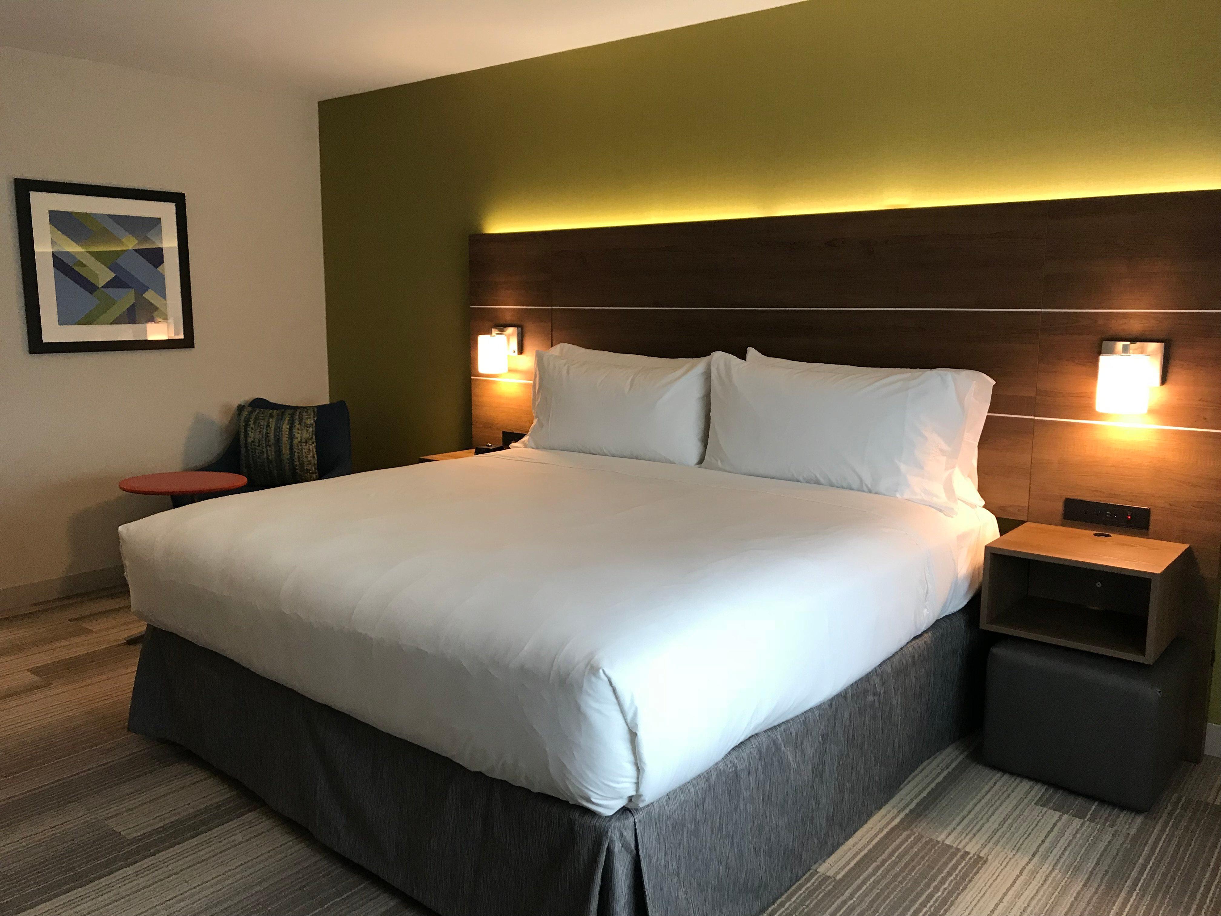 Holiday Inn Express & Suites Pasadena - Los Angeles By Ihg Buitenkant foto