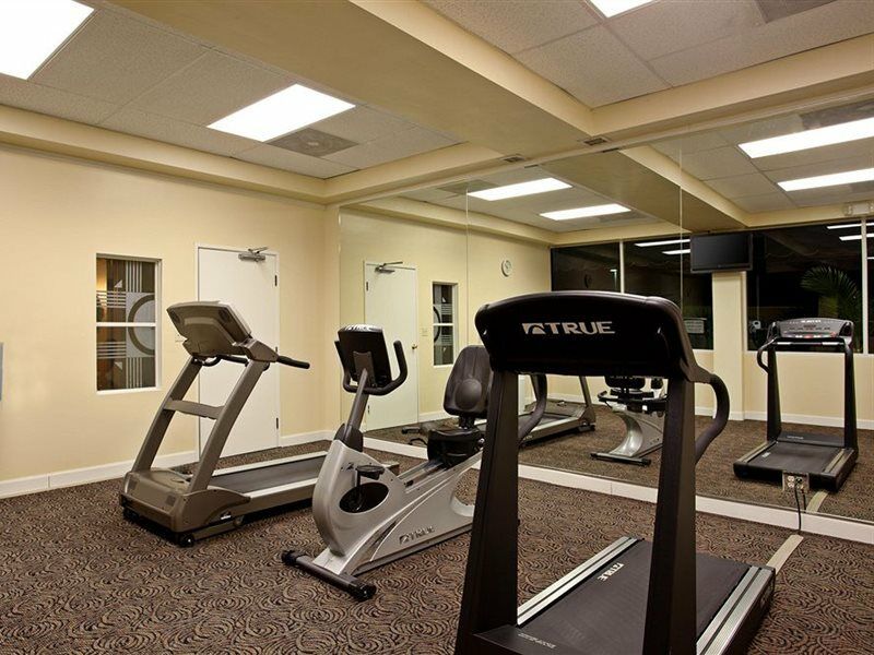 Holiday Inn Express & Suites Pasadena - Los Angeles By Ihg Buitenkant foto